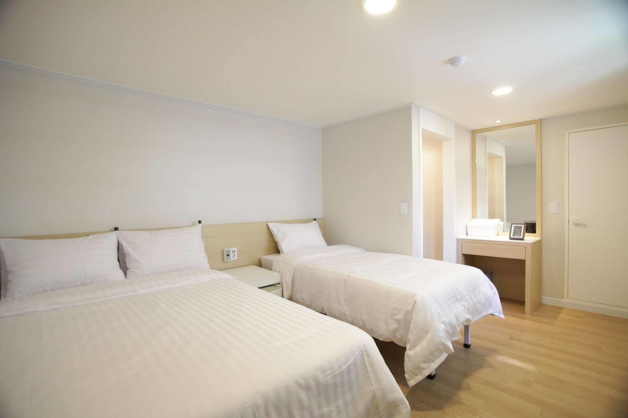 Hotel Sleepy Panda Streamwalk Seoul Jongno Exteriör bild