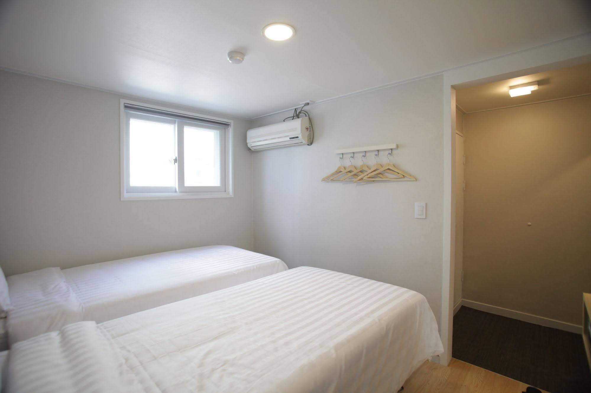 Hotel Sleepy Panda Streamwalk Seoul Jongno Exteriör bild